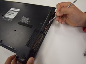 Langkah 3 — Membuka Casing Belakang