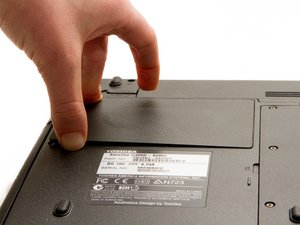 Langkah 1 — Membuka Panel Belakang Laptop