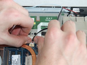 Langkah 11 — Menghubungkan dan Memutus Kabel Speaker