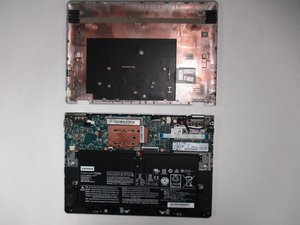 Langkah 2 — Melepas Panel Bawah