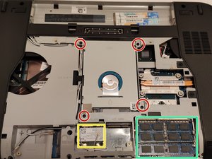 Langkah 3 — Mengeluarkan Caddy Hard Drive