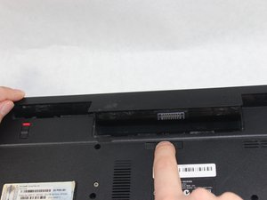 Langkah 4 — Lepaskan Hard Drive Lama