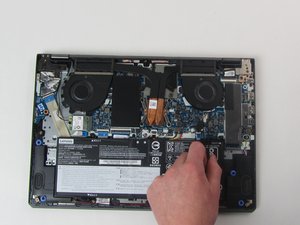 Langkah 3 — Lepaskan Kabel Kipas Pada PCB
