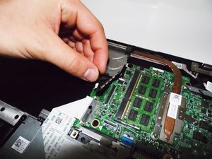 Langkah 5 — Menghilangkan Kabel Fan