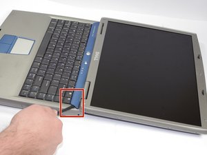 Langkah 2 — Lepaskan Penutup Hinge