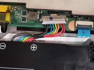 Langkah 2 — Mengeluarkan Kabel Rainbow