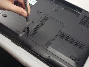 Langkah 1 — Buka Panel Bawah