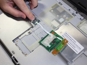 1. Konektor Flexible Tidak Terpasang