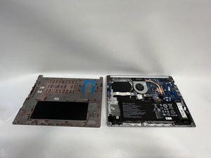 Langkah 2 — Membuka Tutup Bawah Laptop