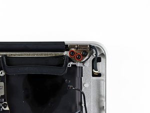 Langkah 9 — Lepaskan Penahan Antena dan Clutch