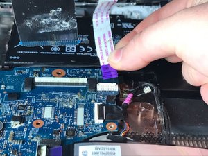 Langkah 6 — Lepaskan Kabel Ribbon Kedua