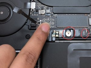 Langkah 1 — Menghapus Case Bawah