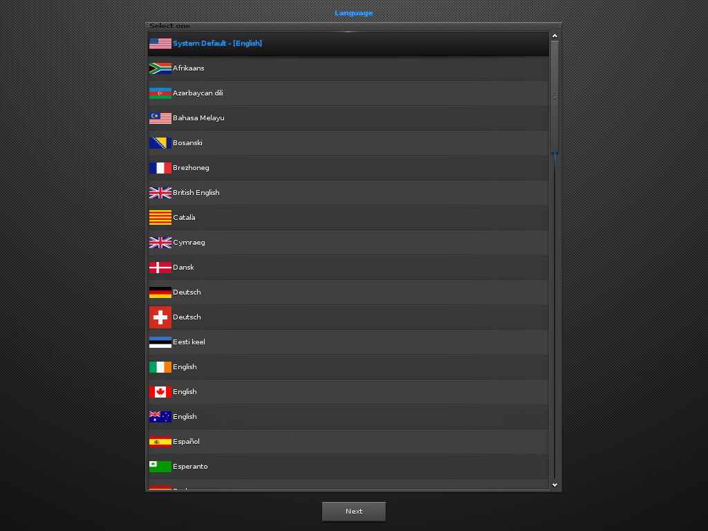Dialog Language Select one pada Elive berisi daftar bahasa dengan ikon bendera negara, baris System Default English tersorot biru, tombol Next di bawah