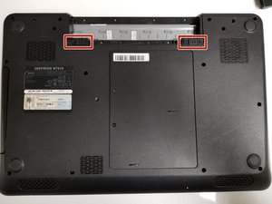Langkah 2 — Buka Tutup Atas Laptop