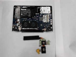 Langkah 3 — Angkat Heat Sink dan Bersihkan Thermal Paste