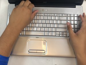 Langkah 10 — Lepaskan Keyboard