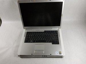 Langkah 1 — Matikan Laptop dan Buka Tutup Belakang