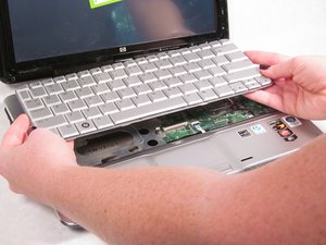 Langkah 7 — Angkat Keyboard