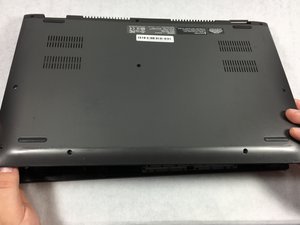 Langkah 2 — Lepaskan Hard Drive Lama dan Pasang yang Baru
