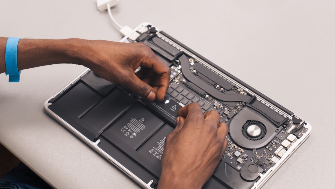 Cara Memasang Optimac Silicone Cover Protector untuk MacBook Air/Pro