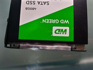 Langkah 5 — Pasang Hard Drive Baru