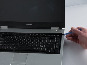 Langkah 1 — Membuka Panel Layar Laptop