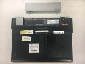 Langkah 1 — Matikan Laptop dan Siapkan Alat