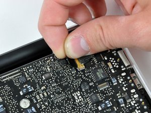 Langkah 4 — Lepas Kabel Data Display