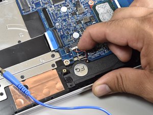 Langkah 6 — Lepaskan kabel ribbon