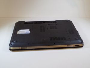 Langkah 1 — Matikan dan Siapkan Laptop