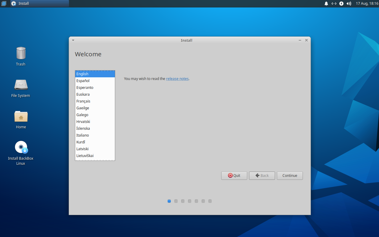 Jendela Install BackBox dengan layar Welcome, daftar bahasa, dan tombol Quit, Back, serta Continue