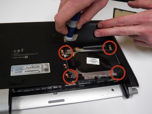 Langkah 5 — Memasang Hard Drive Baru