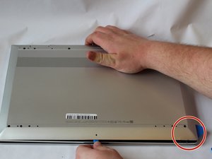 Langkah 3 — Buka Tutup Belakang dengan Tool iFixit