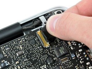 Langkah 4 — Lepas Kabel Data Display