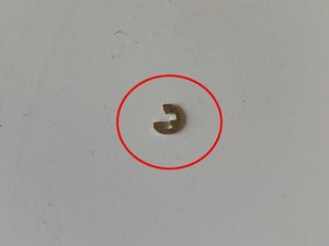 Langkah 1 — Membuka Tutup Belakang Laptop