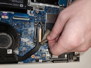 Langkah 3 — Menghilangkan Tape pada Heat Sink