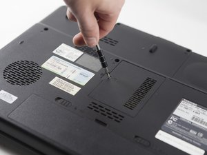 Langkah 2 — Buka Panel RAM