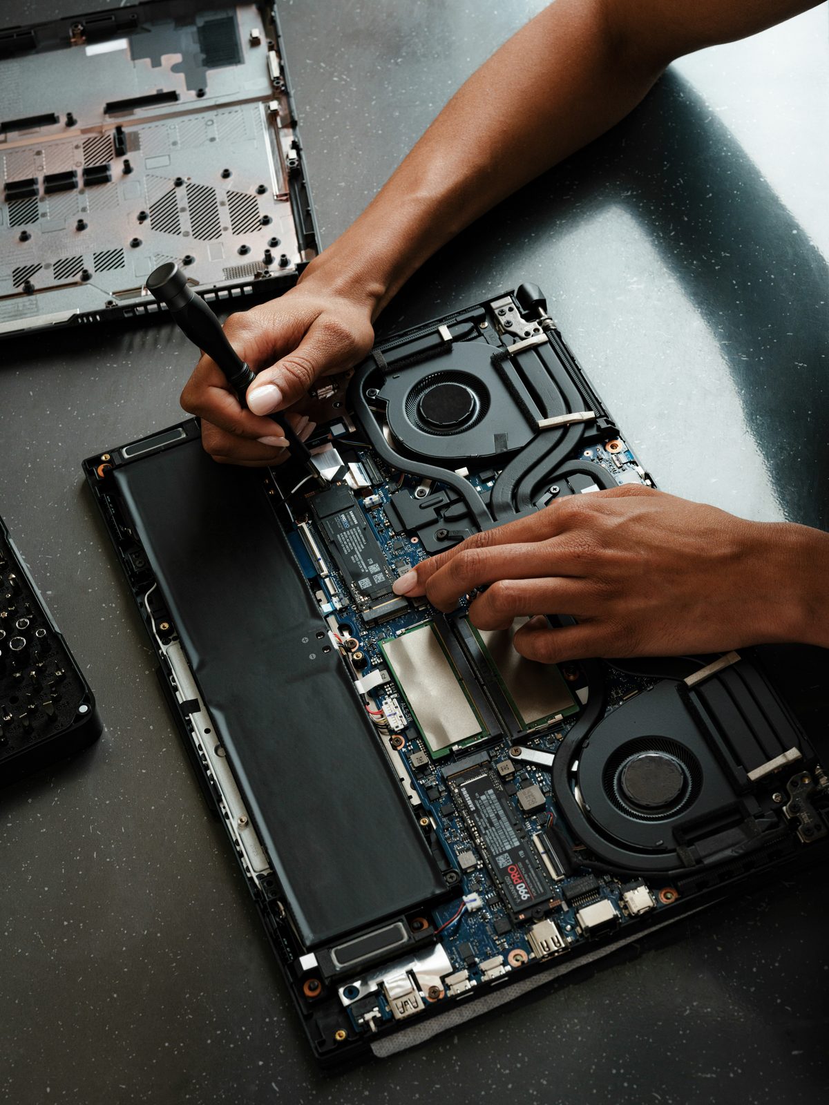 Panduan Troubleshoot Laptop untuk Siswa TKJ — Masalah Umum & Solusinya