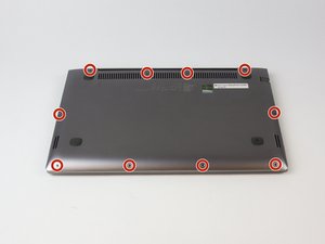 Langkah 1 — Matikan Laptop dan Buka Tutup Bawah