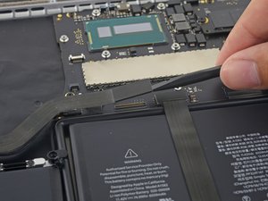 Langkah 5 — Melepas Kabel I/O Board