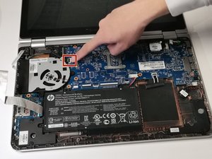 Langkah 3 — Lepaskan Kabel Tambahan dan Komponen Terkait