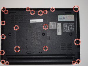 Langkah 1 — Buka Casing Laptop