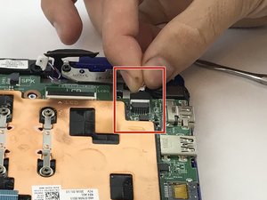 Langkah 10 — Lepaskan Kabel Power Adapter
