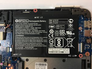 Langkah 4 — Buka Panel Belakang Laptop