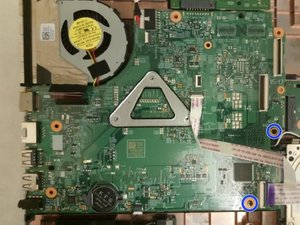 Langkah 3 — Pasang Motherboard Baru dan Koneksikan Kembali