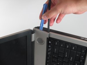 Langkah 4 — Hapus Keyboard dan Akses Bagian Dalam