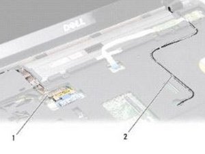 Langkah 3 — Mengeluarkan Kabel Antena dan Lainnya