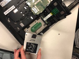Langkah 6 — Mengganti Hard Drive