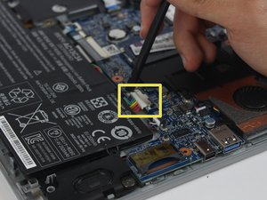 Langkah 5 — Mengeluarkan Baterai dan Mengakses Motherboard