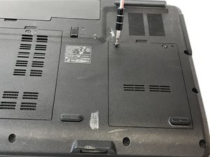 Langkah 2 — Buka Panel Hard Drive